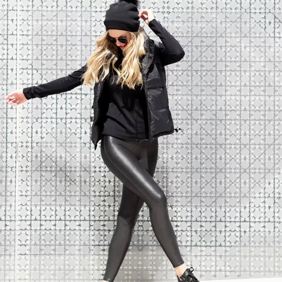 FAUX LEATHER LEGGINGS!!🔥❤️💋🌸⭐️💧🛍🛒 - Picture 5 of 5